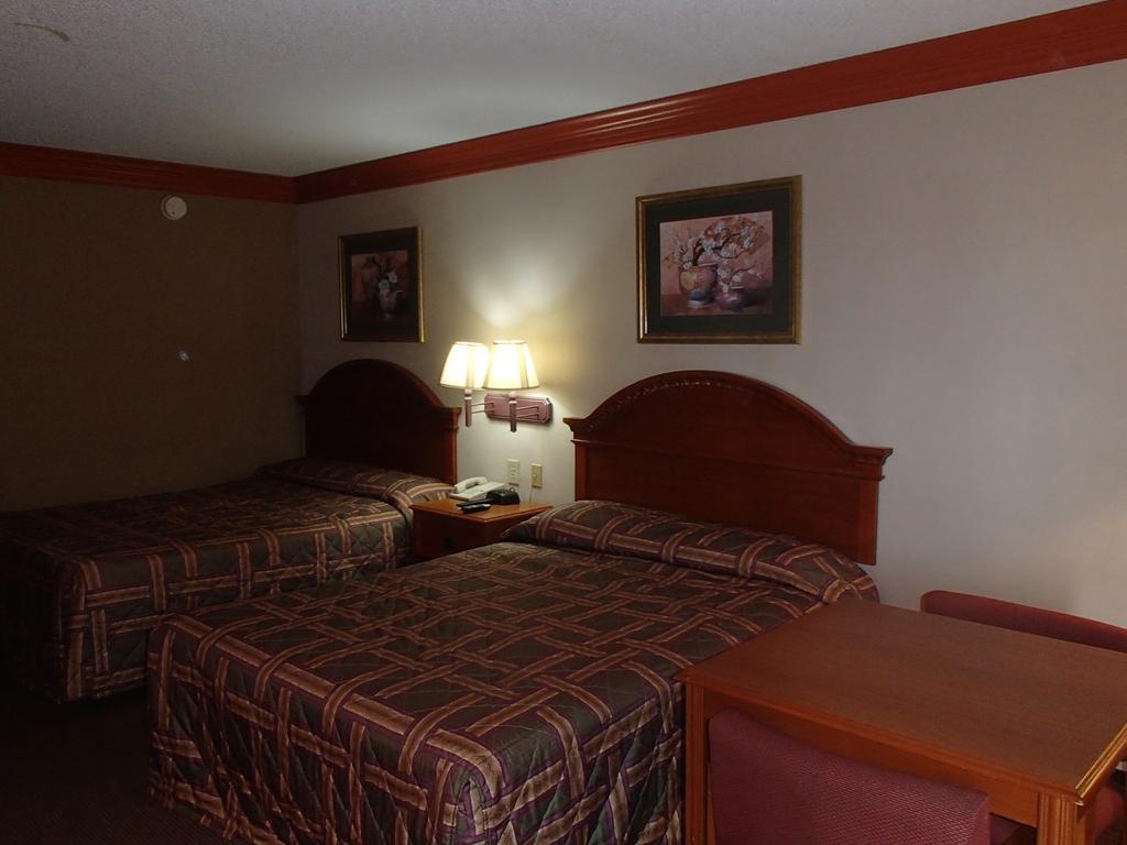 Nola Inn & Suites นิวออร์ลีนส์ ภายนอก รูปภาพ