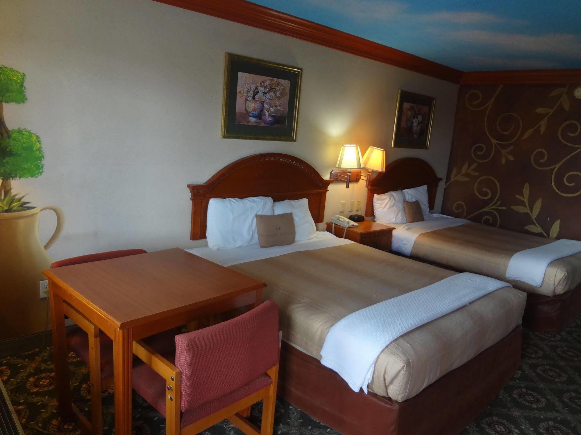 Nola Inn & Suites นิวออร์ลีนส์ ภายนอก รูปภาพ