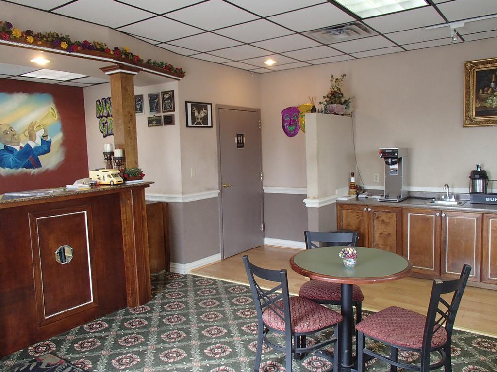 Nola Inn & Suites นิวออร์ลีนส์ ภายนอก รูปภาพ